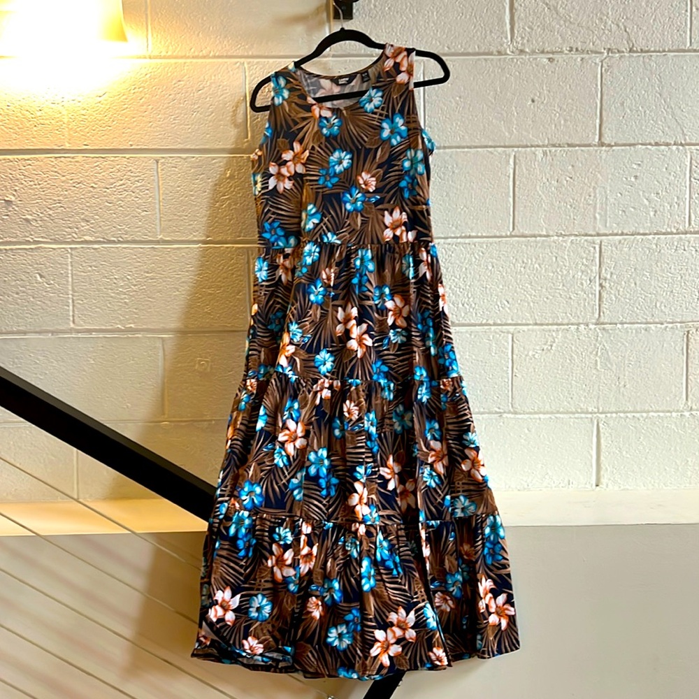 Lands end sleeveless flower dress
